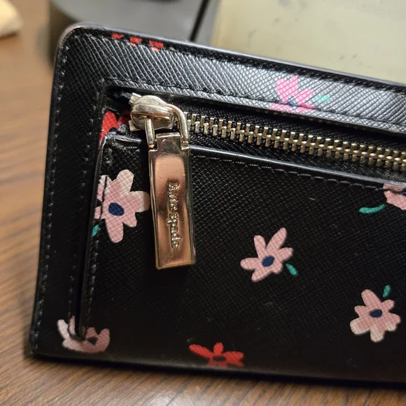 Kate Spade Black Floral Wallet - Picture 5 of 9